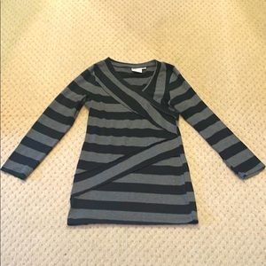 Young Threads sweater M